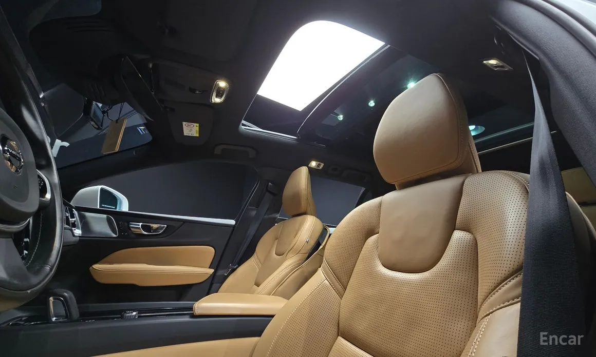 Фото 19 - Volvo V60