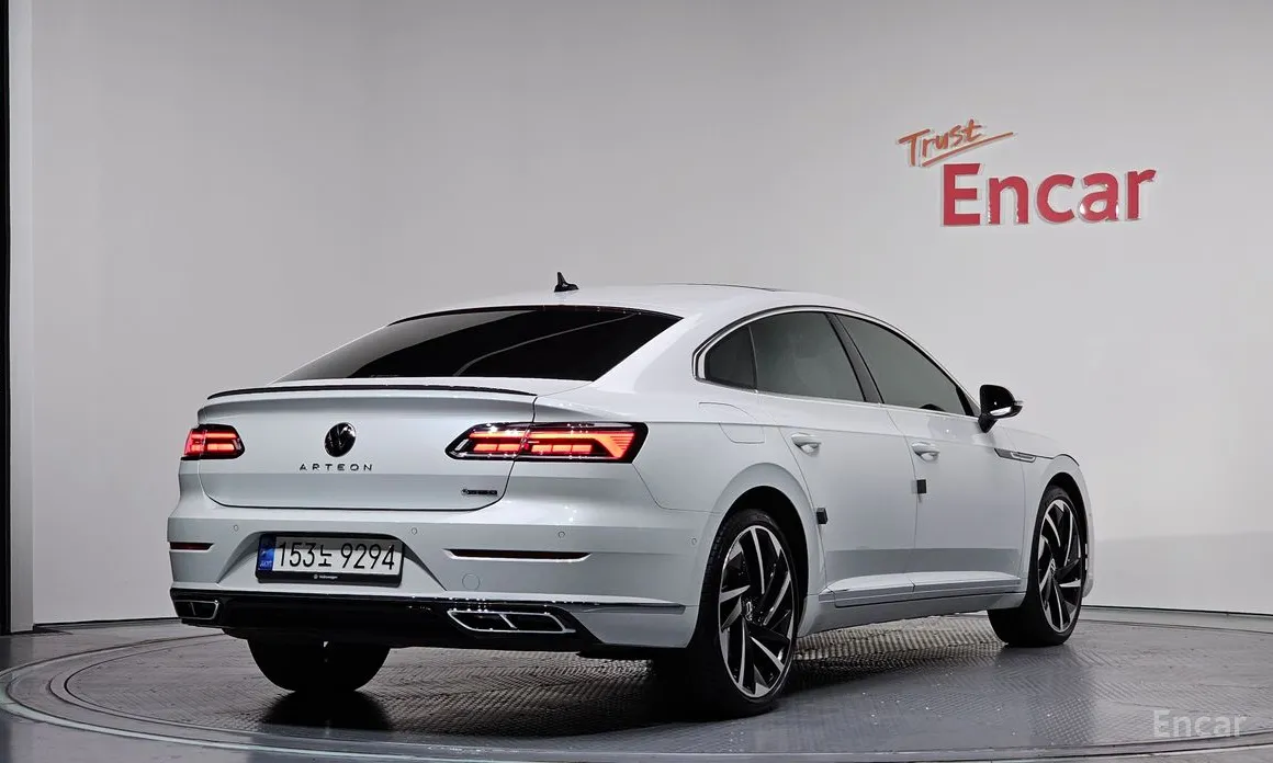 Photo 2 - Volkswagen Arteon