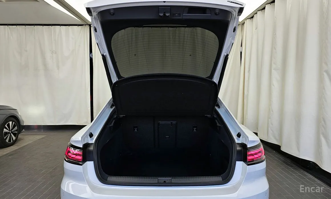 Photo 20 - Volkswagen Arteon