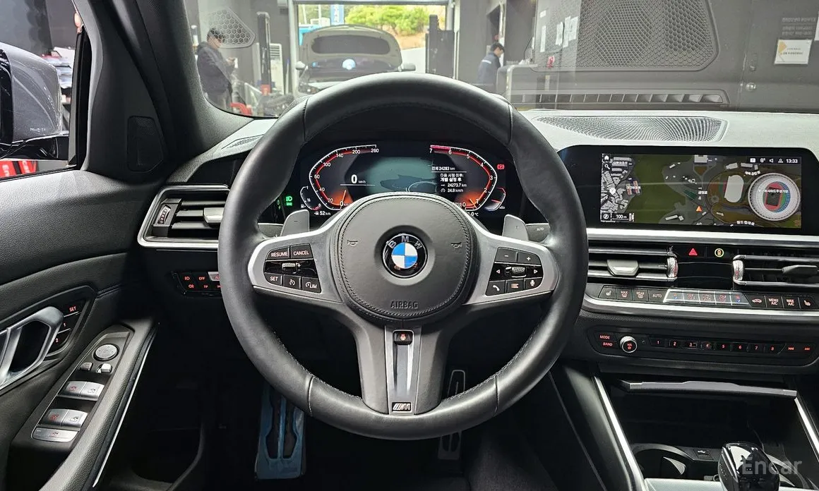 Photo 14 - BMW 3 Series