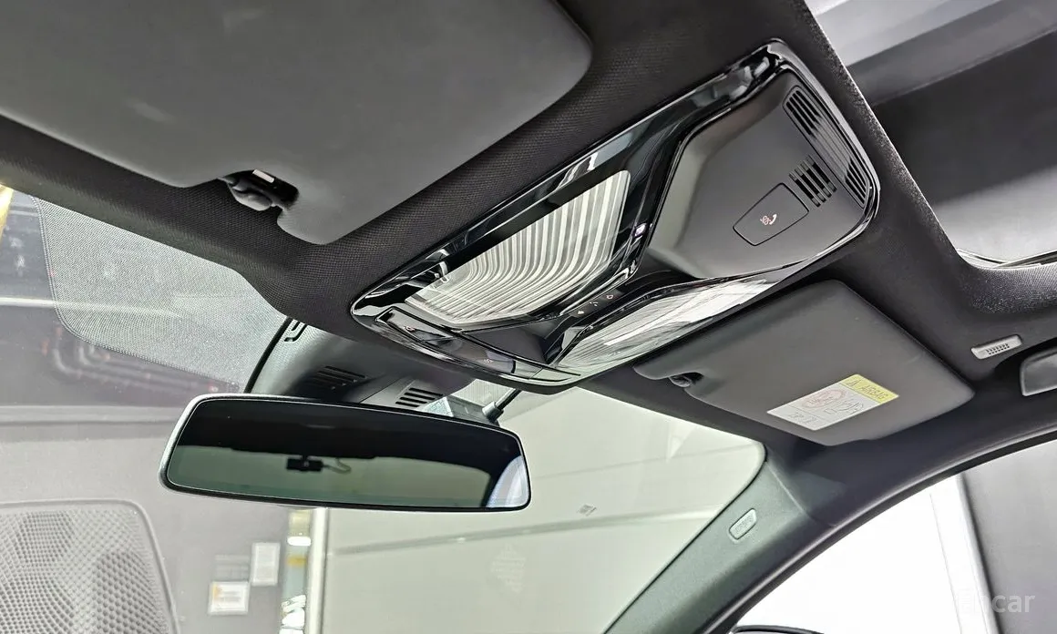 Photo 17 - BMW 3 Series