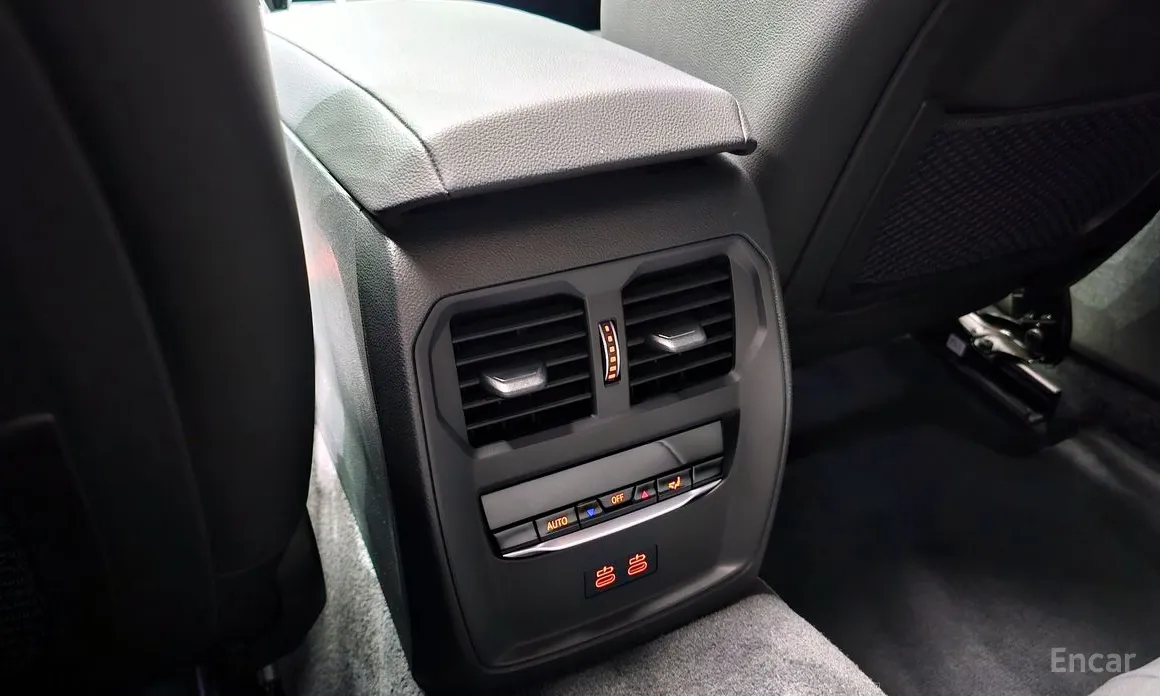 Photo 18 - BMW 3 Series