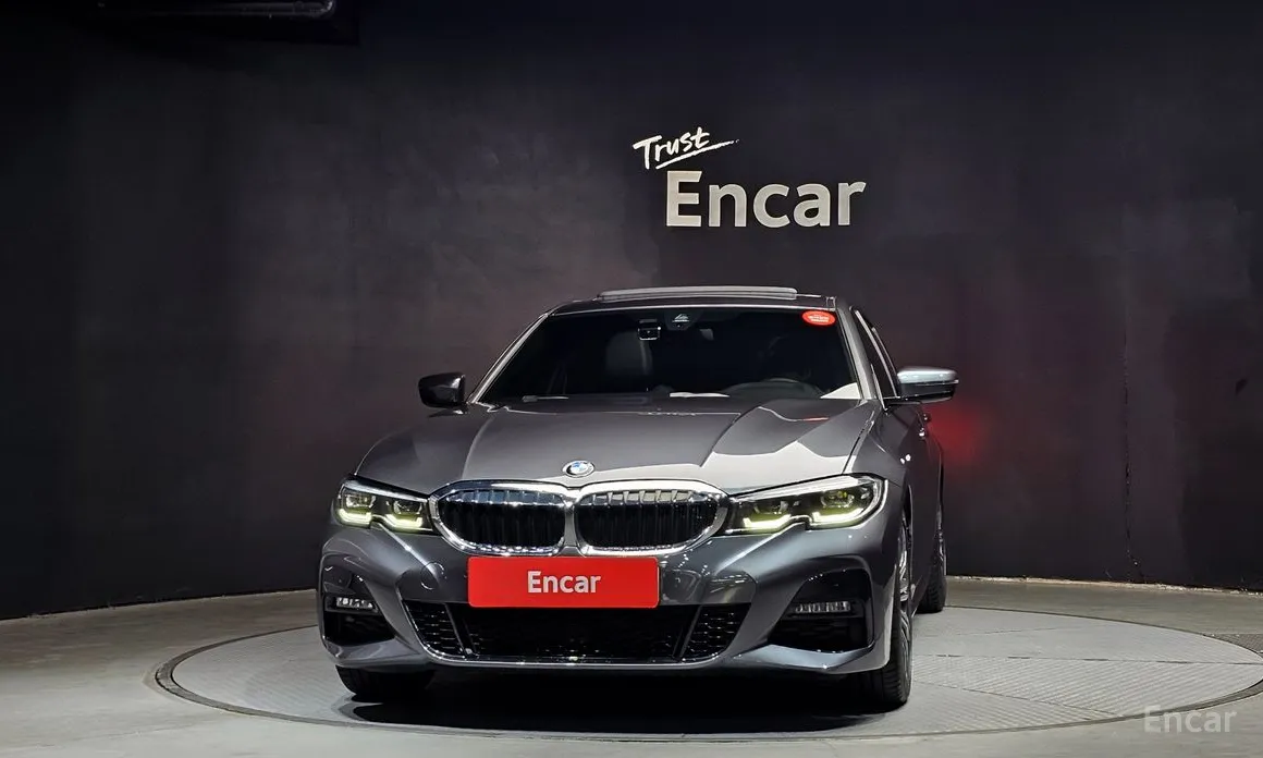 Photo 3 - BMW 3 Series