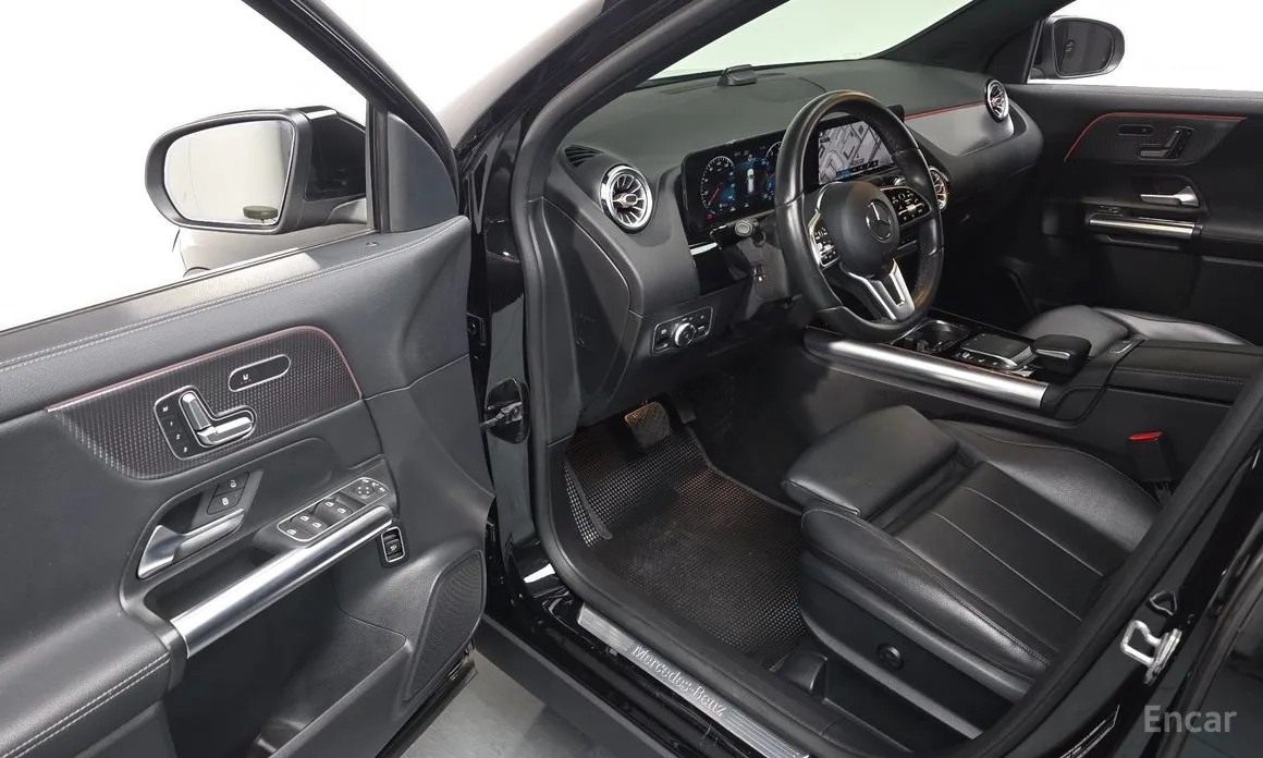 Фото 12 - Mercedes-Benz GLA-Class