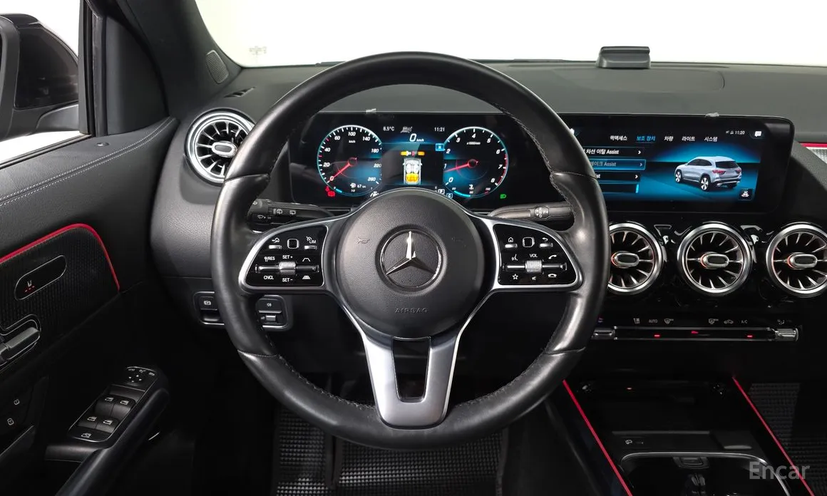 Фото 14 - Mercedes-Benz GLA-Class