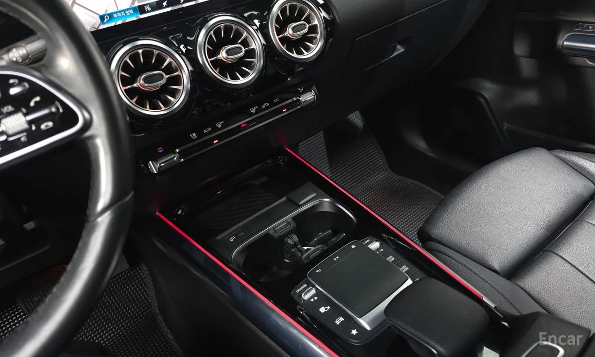 Фото 17 - Mercedes-Benz GLA-Class