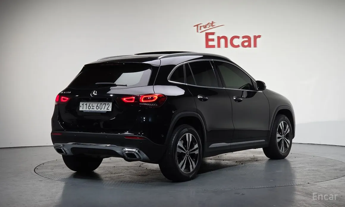 Фото 2 - Mercedes-Benz GLA-Class