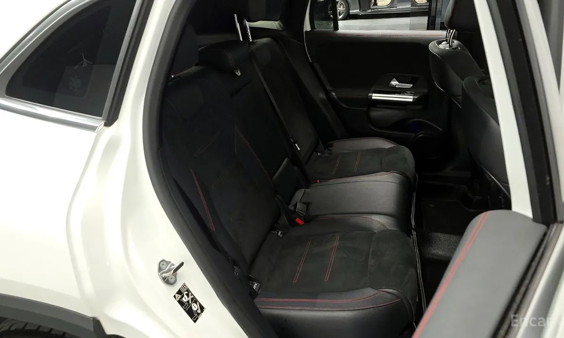 Фото 12 - Mercedes-Benz GLA-Class