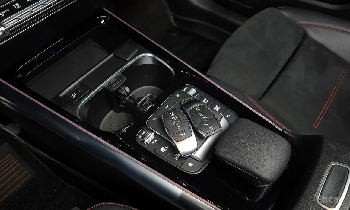 Фото 18 - Mercedes-Benz GLA-Class