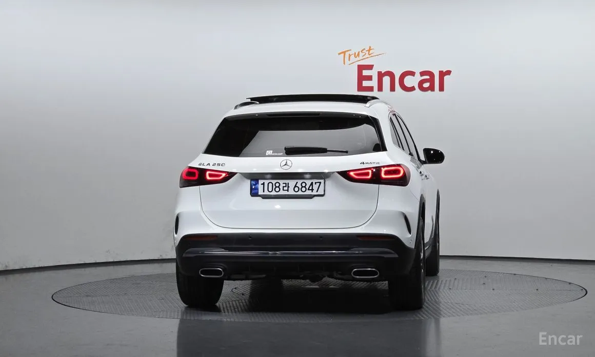Фото 4 - Mercedes-Benz GLA-Class