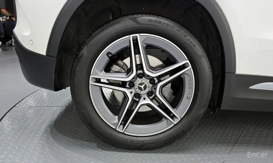 Фото 5 - Mercedes-Benz GLA-Class