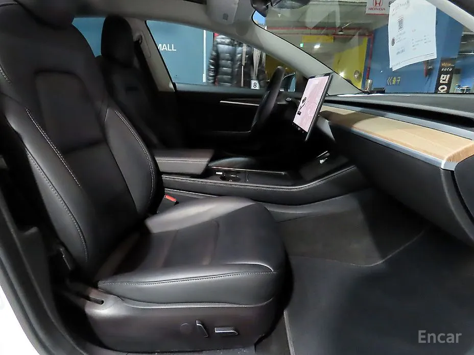 Фото 8 - Tesla Model 3