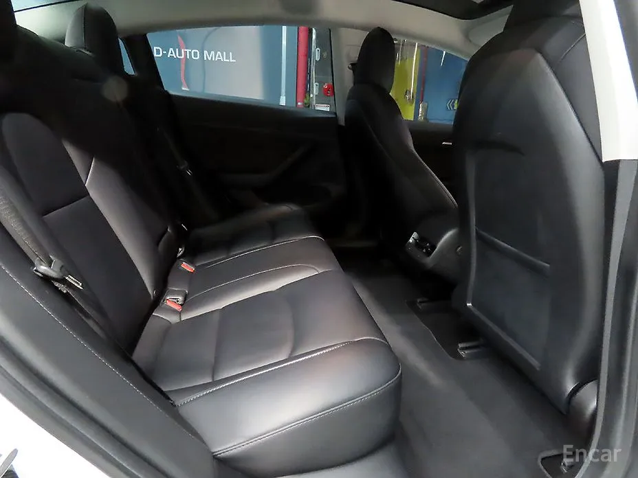 Фото 9 - Tesla Model 3