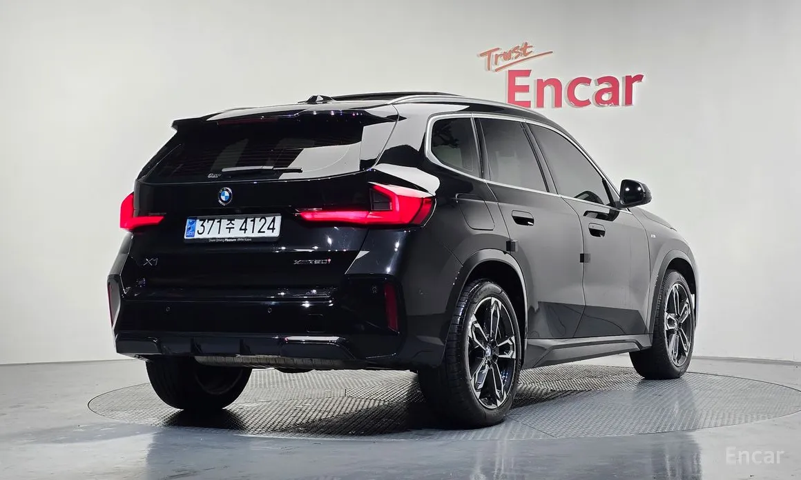 Фото 2 - BMW X1