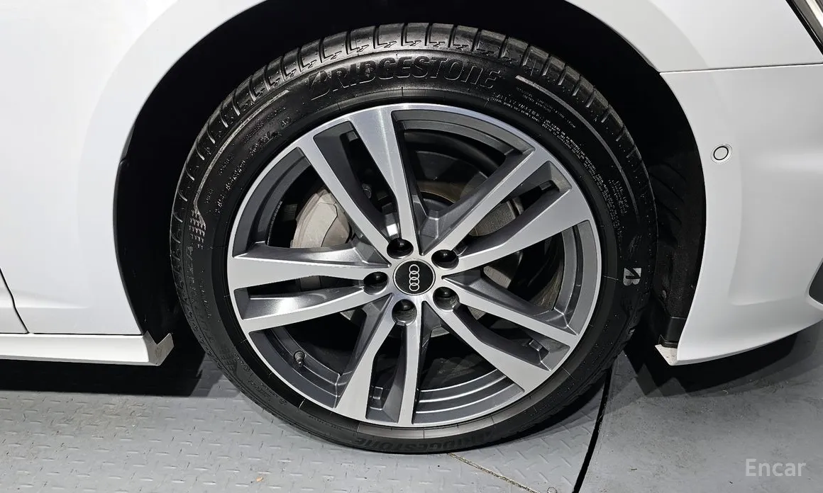 Фото 5 - Audi A6