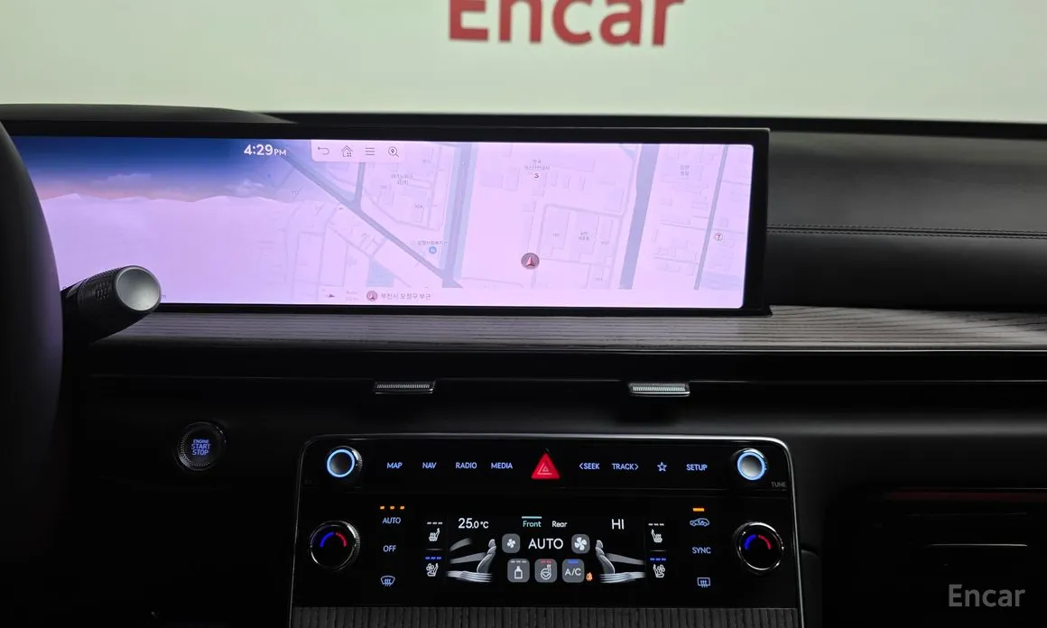 Фото 14 - Genesis GV80