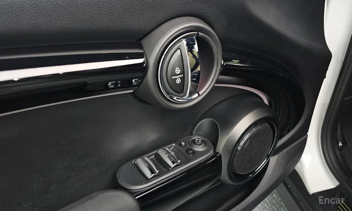 Фото 17 - Mini Cooper Convertible