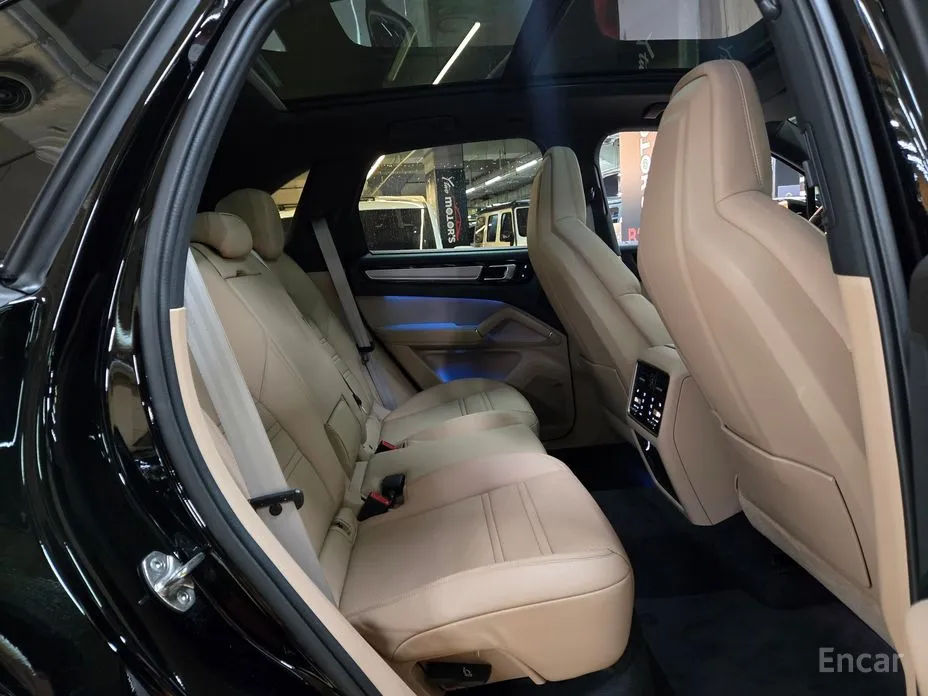 Фото 16 - Porsche Cayenne