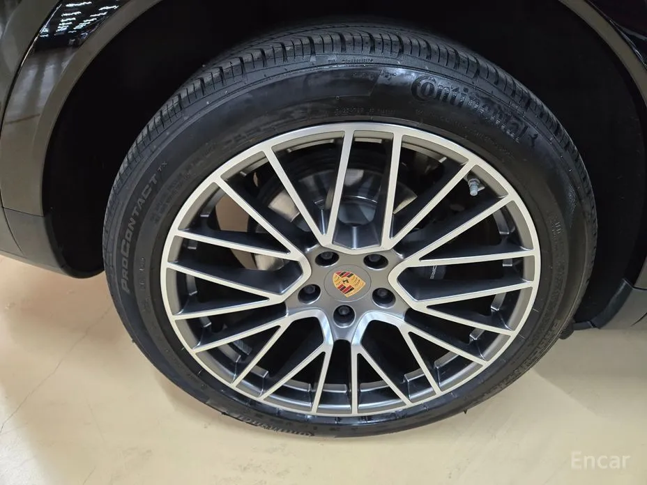 Фото 8 - Porsche Cayenne