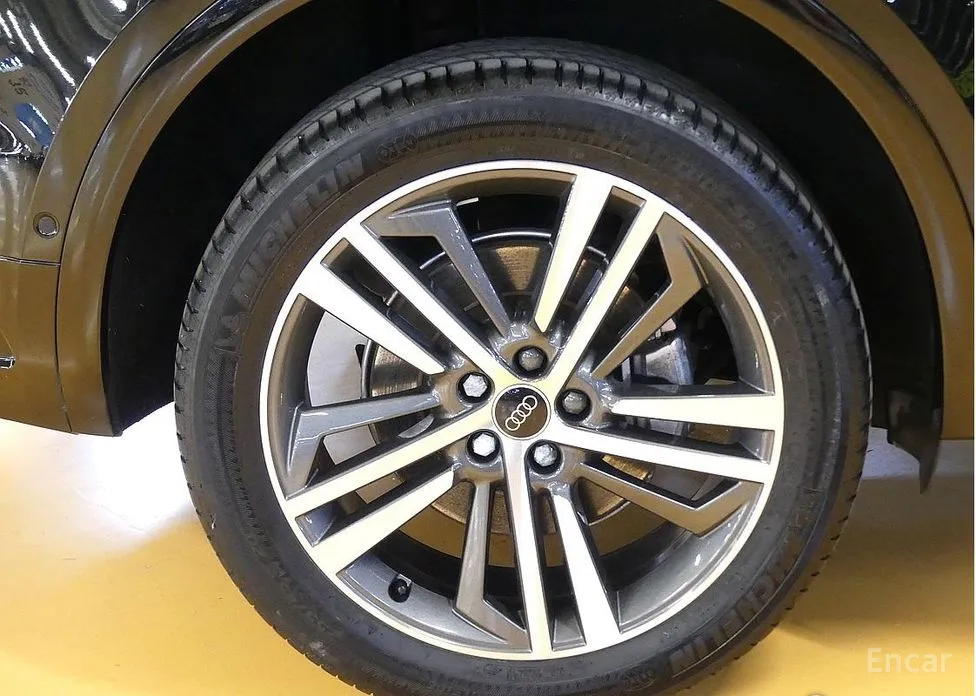 Фото 5 - Audi Q5