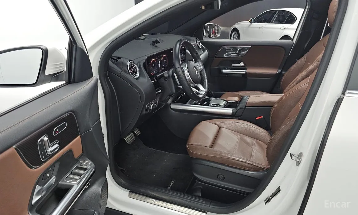 Фото 11 - Mercedes-Benz GLA-Class