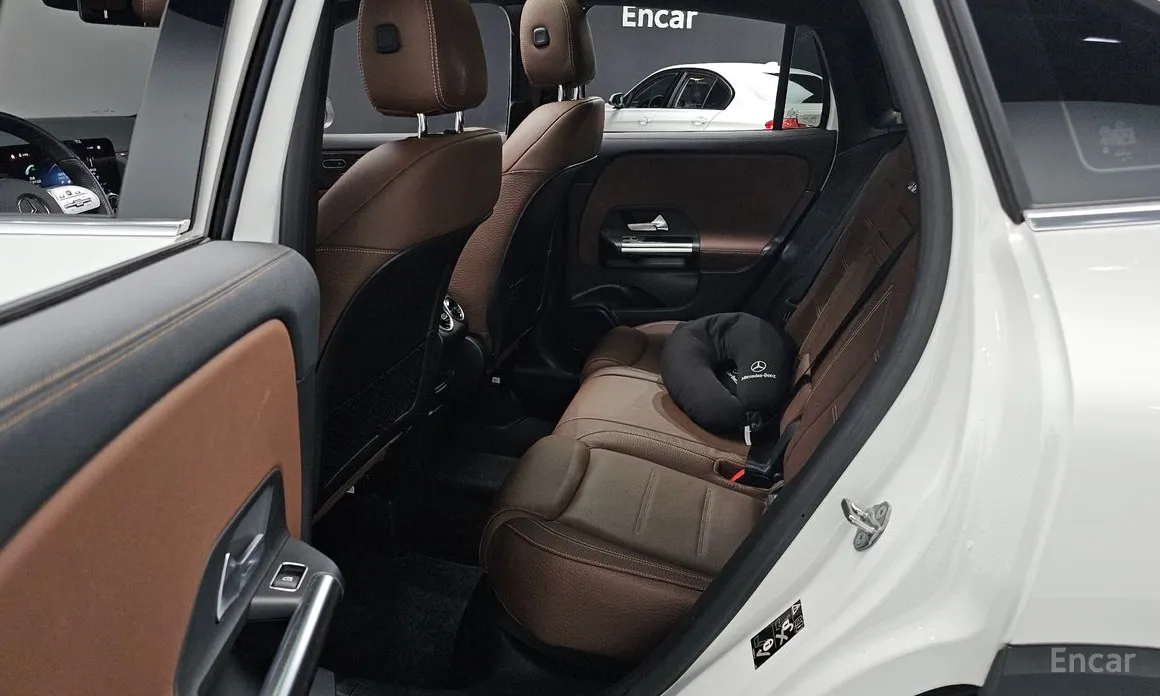 Фото 12 - Mercedes-Benz GLA-Class