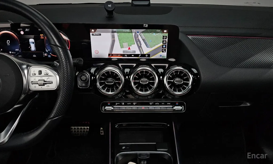 Фото 14 - Mercedes-Benz GLA-Class