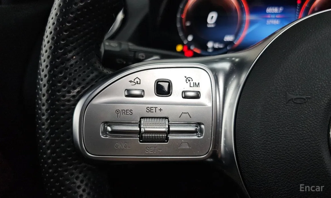 Фото 18 - Mercedes-Benz GLA-Class