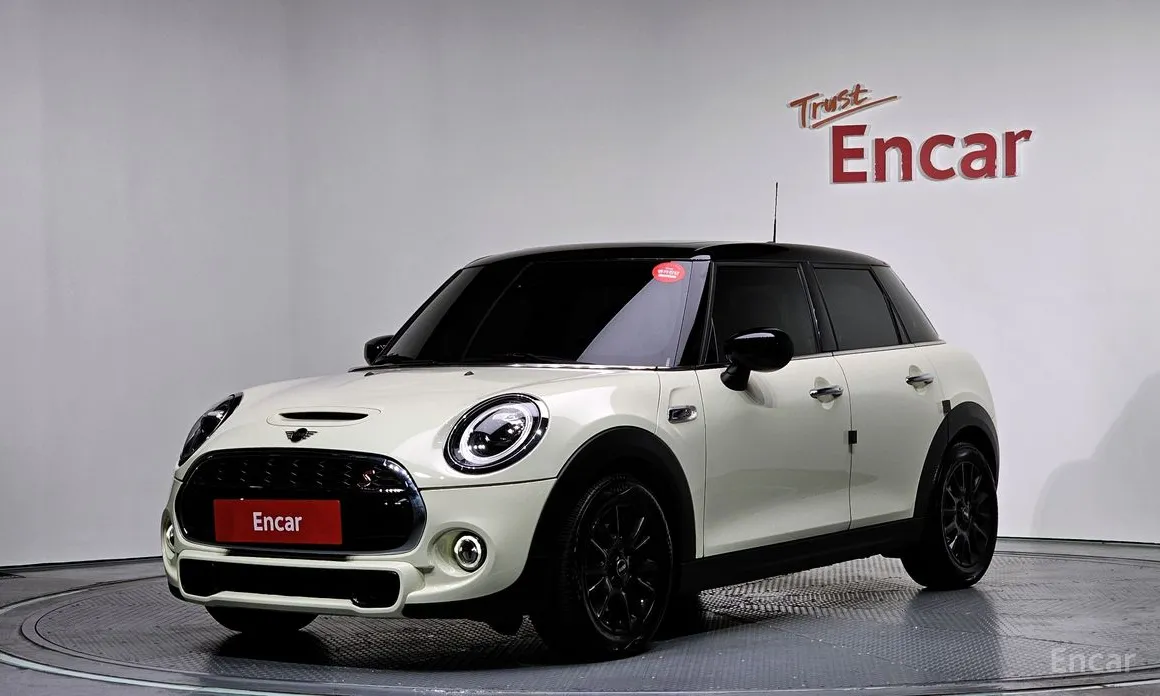 Фото 1 - Mini Cooper