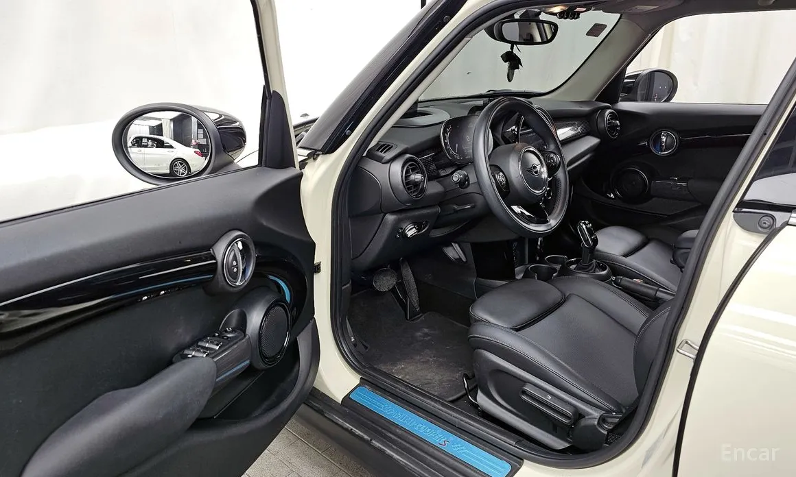 Фото 10 - Mini Cooper