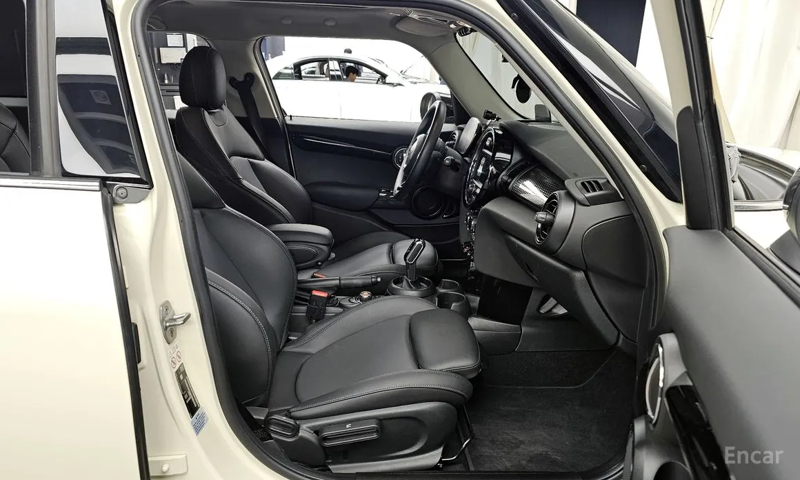 Фото 11 - Mini Cooper