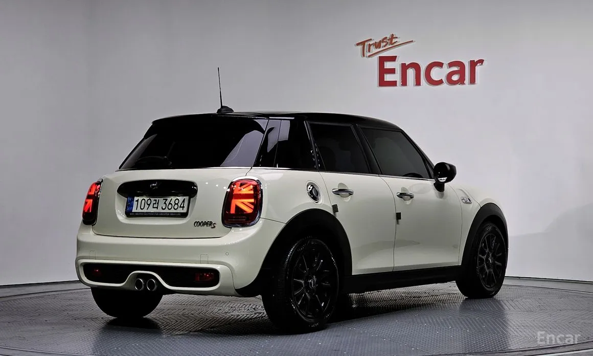 Фото 2 - Mini Cooper