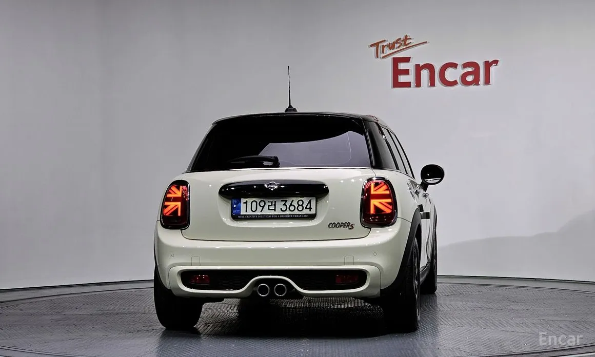 Фото 4 - Mini Cooper