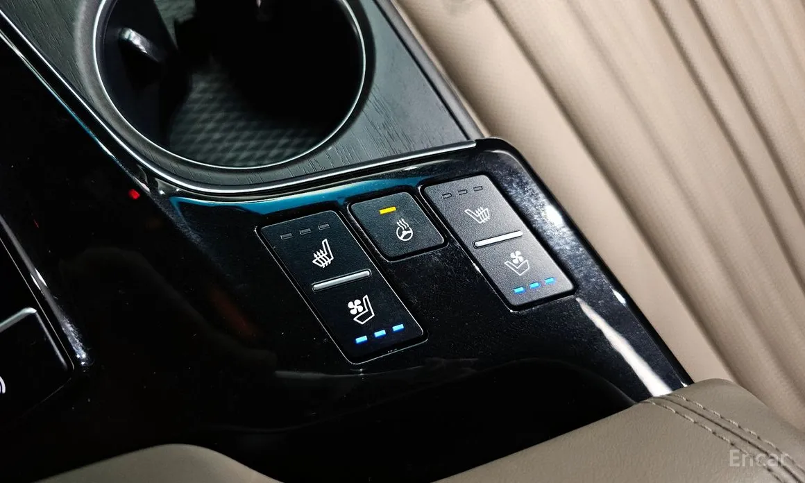 Фото 17 - Kia K8