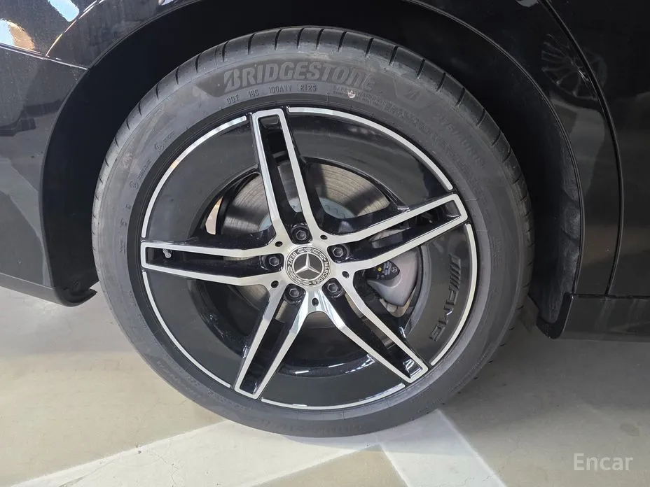 Фото 13 - Mercedes-Benz E-Class