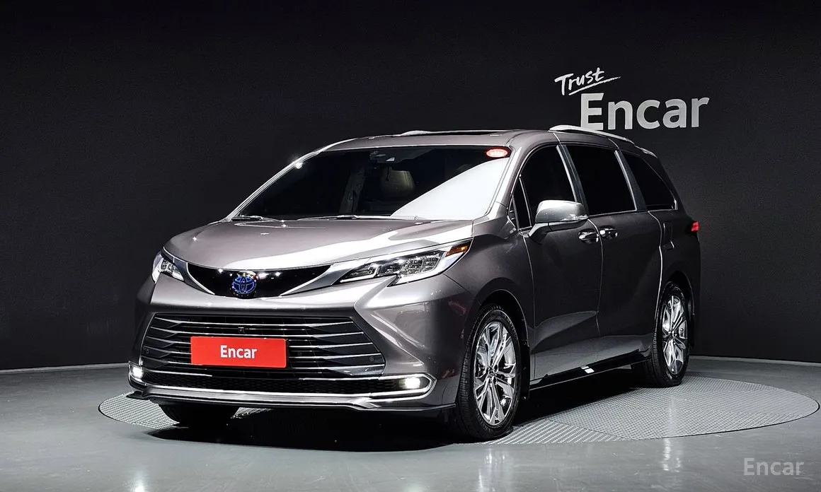 Фото 1 - Toyota Sienna