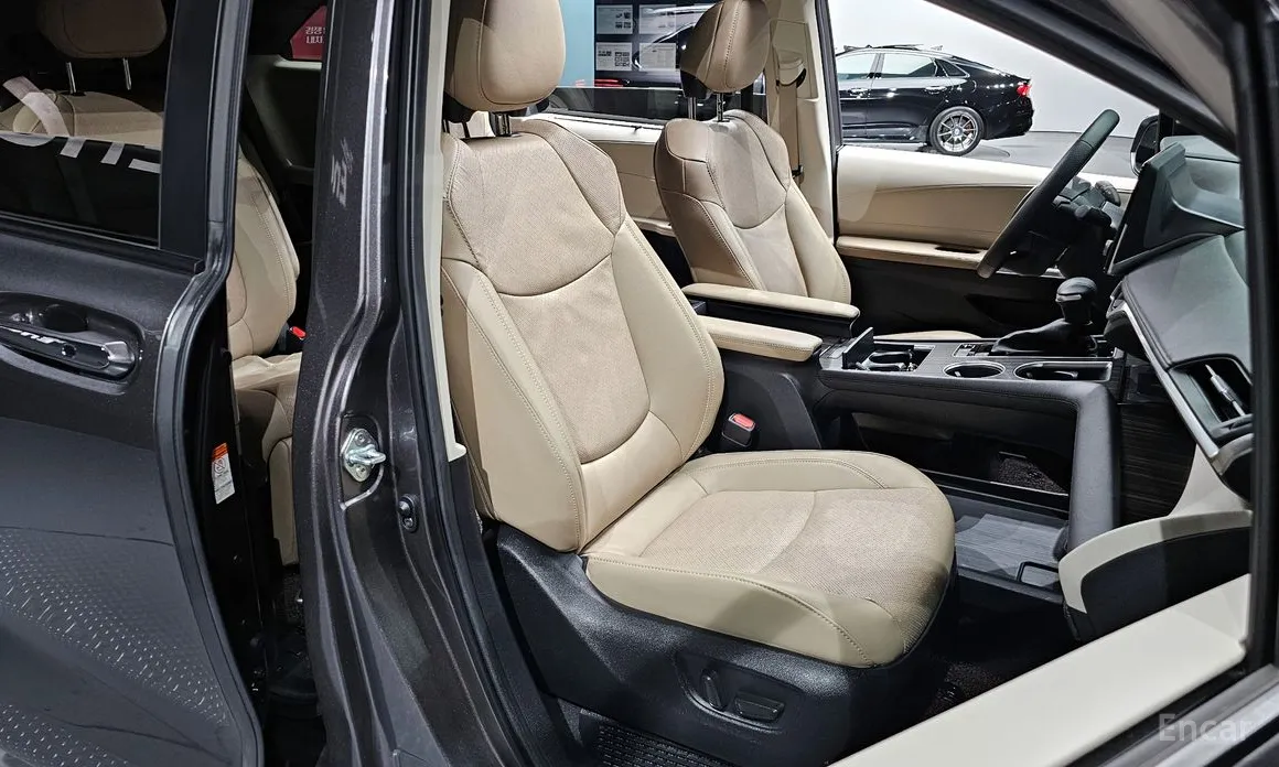 Фото 10 - Toyota Sienna