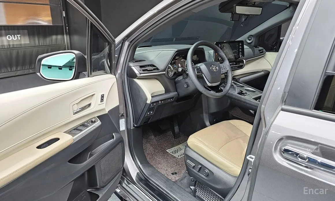 Фото 11 - Toyota Sienna