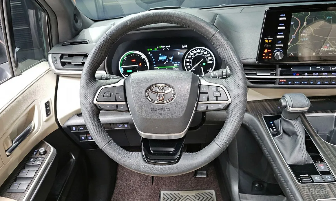 Фото 13 - Toyota Sienna