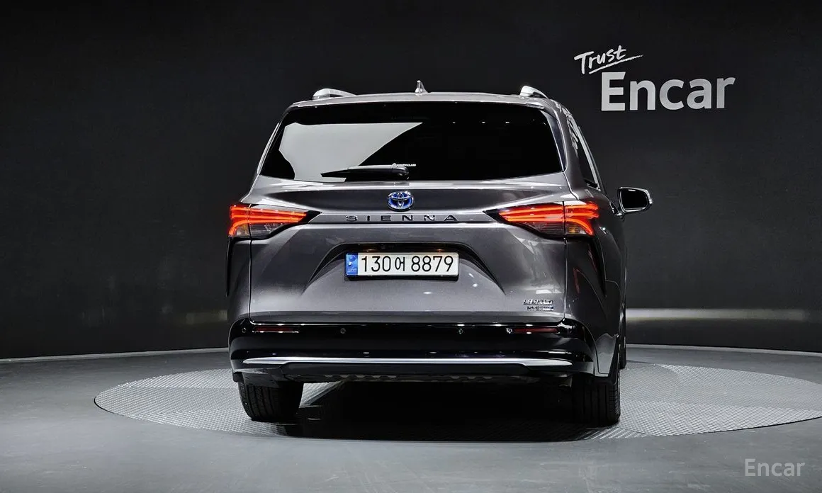 Фото 4 - Toyota Sienna