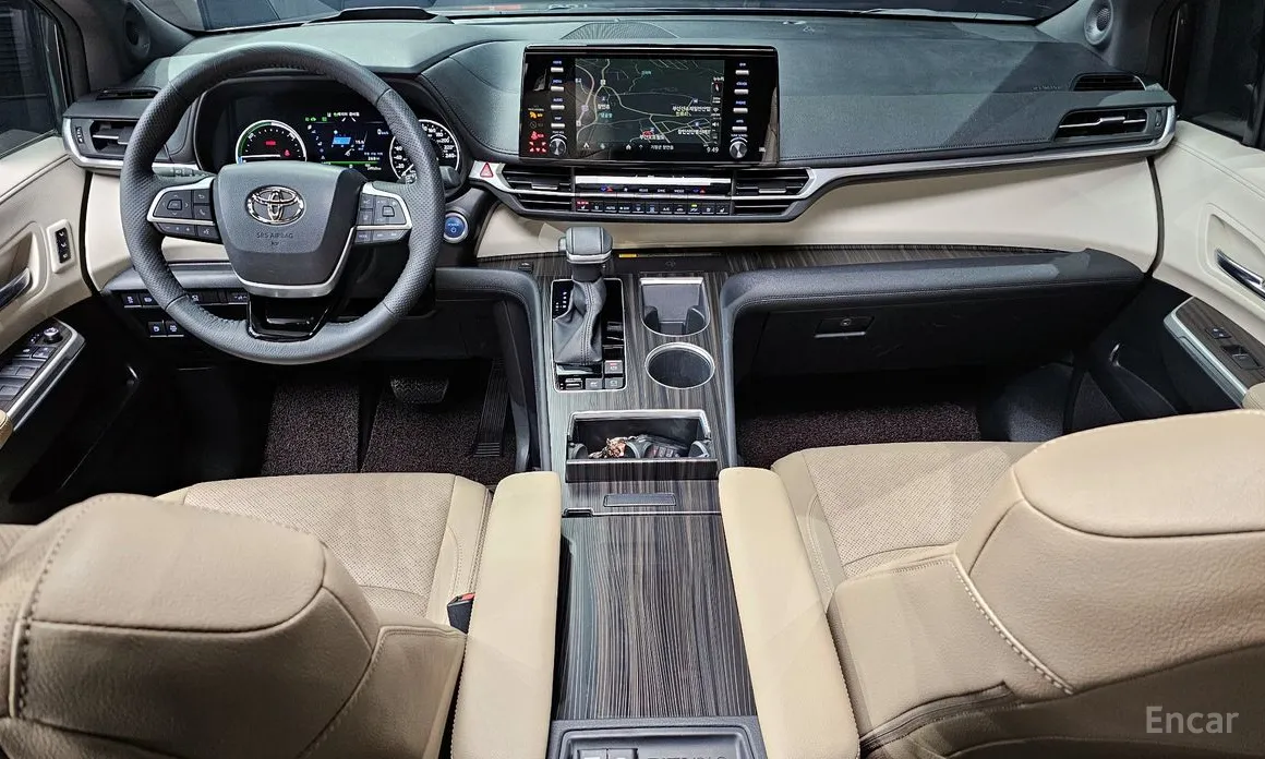 Фото 7 - Toyota Sienna