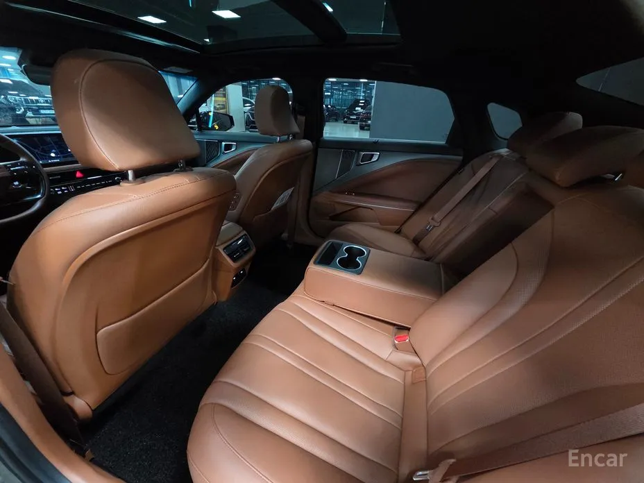 Фото 17 - Kia K8