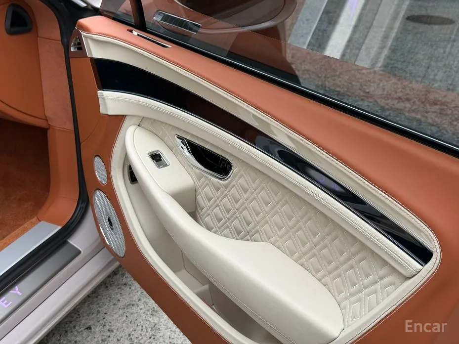 Фото 14 - Bentley Continental GT