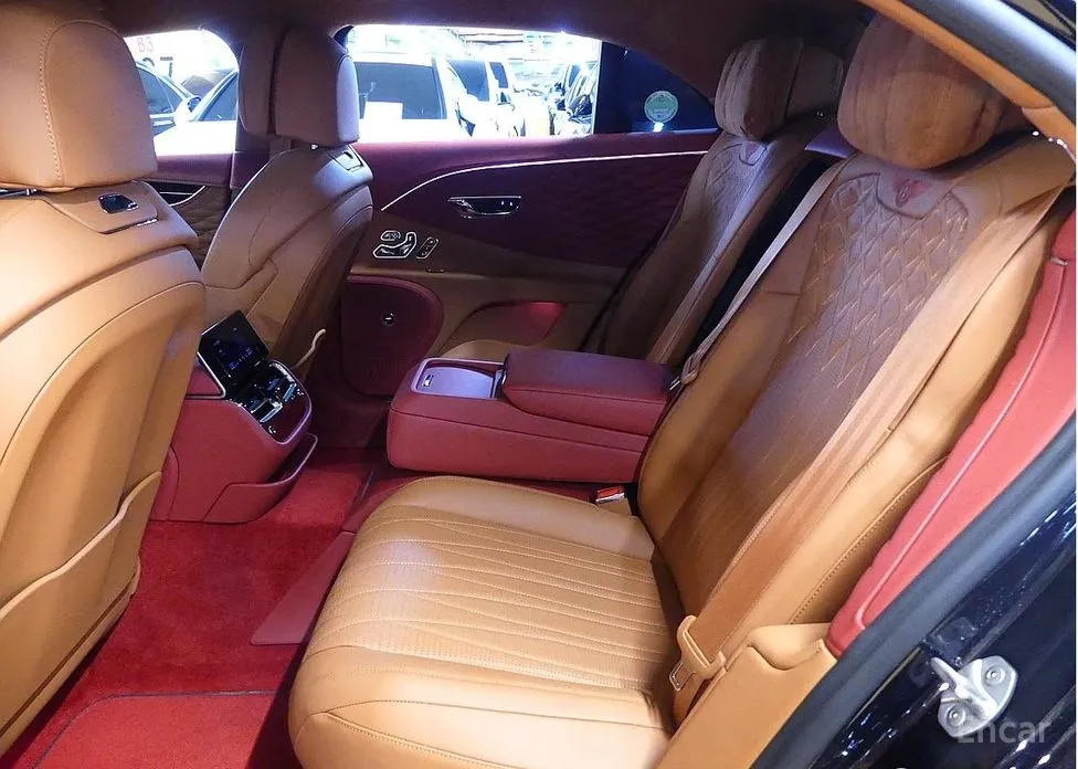 Фото 17 - Bentley Flying Spur