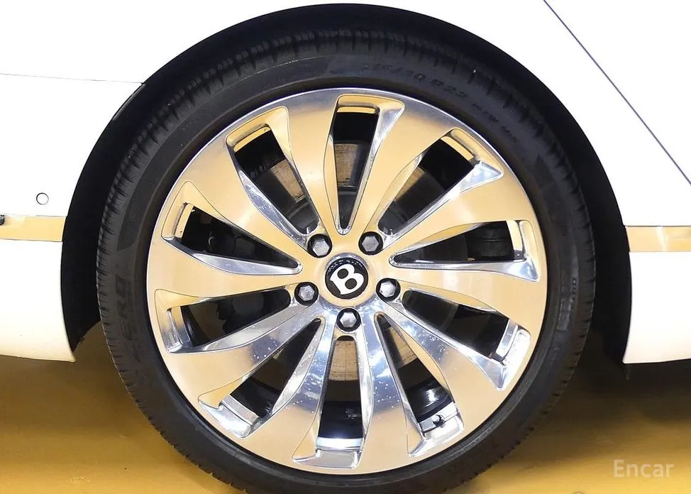 Фото 5 - Bentley Flying Spur