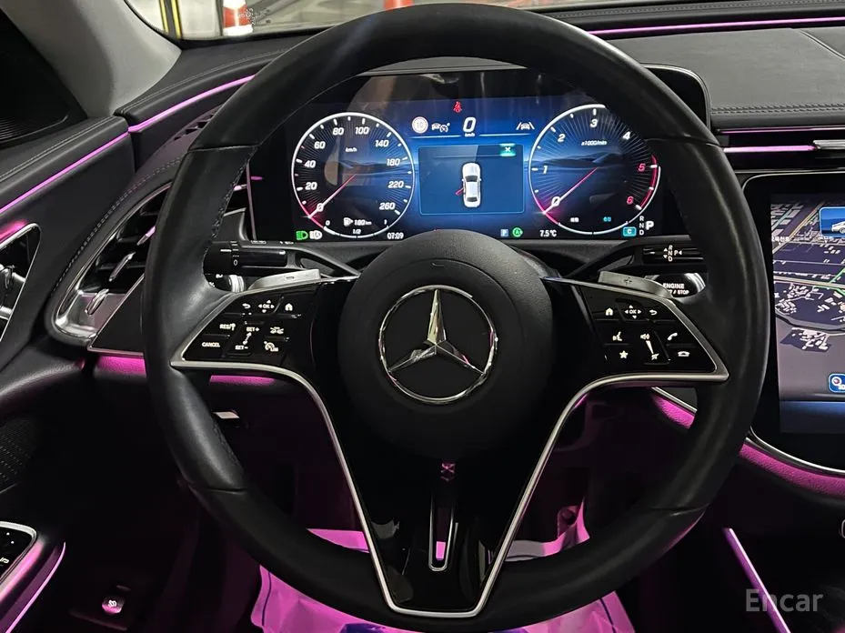 Фото 11 - Mercedes-Benz E-Class