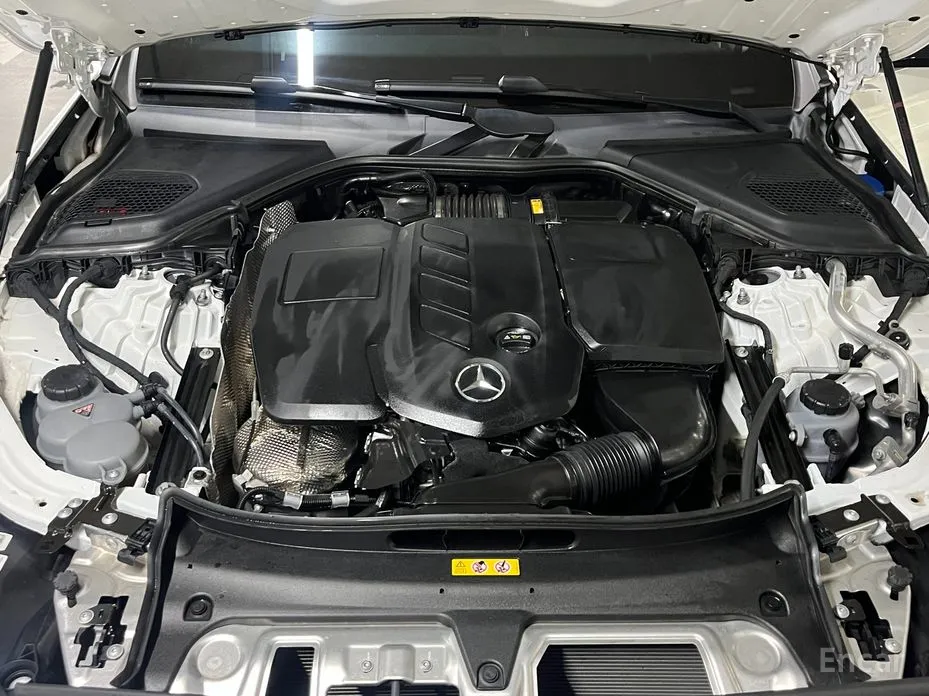 Фото 19 - Mercedes-Benz E-Class