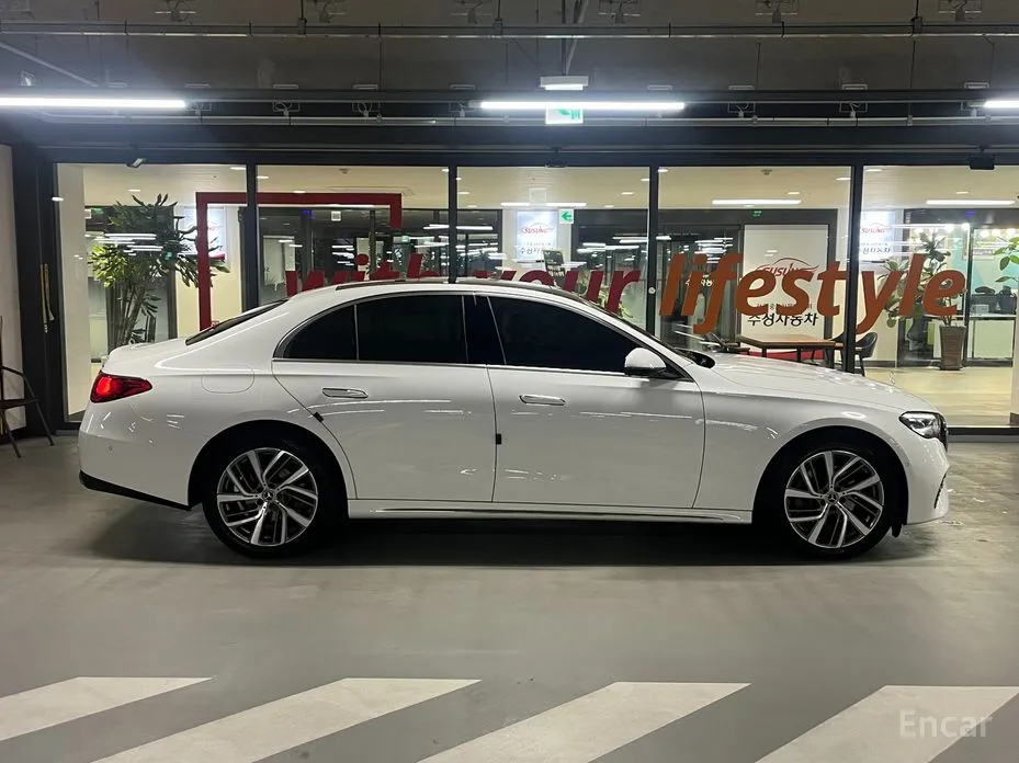 Фото 3 - Mercedes-Benz E-Class