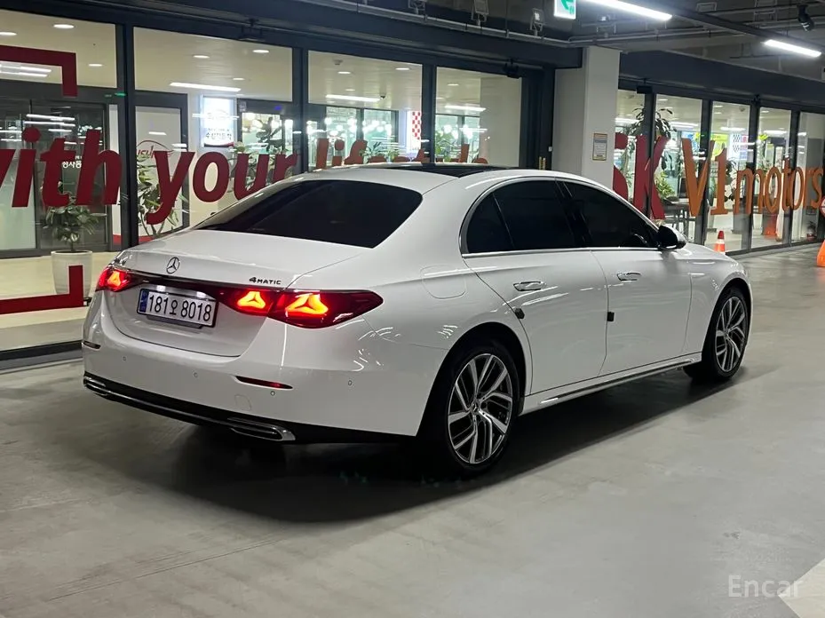 Фото 4 - Mercedes-Benz E-Class