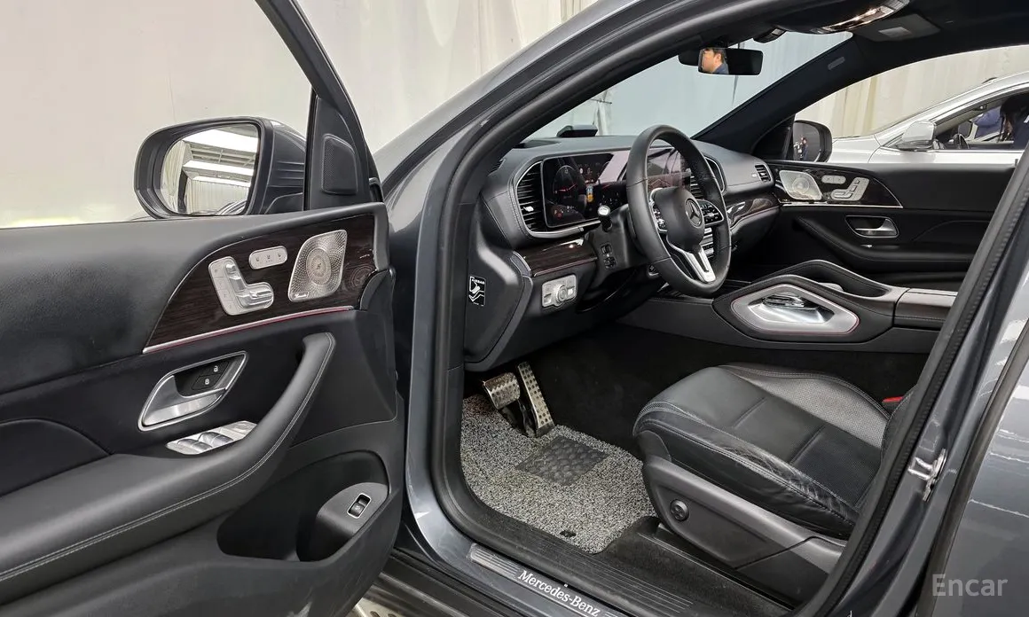 Photo 10 - Mercedes-Benz GLE-Class